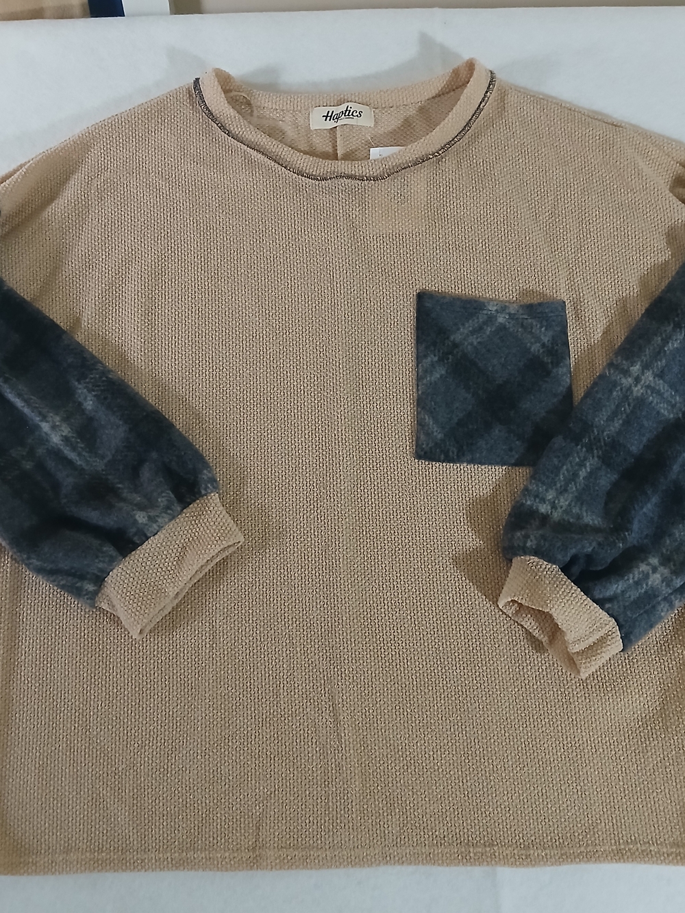 Haptics Women's Beige Knit Top with Plaid Black Sleeves and Pocket